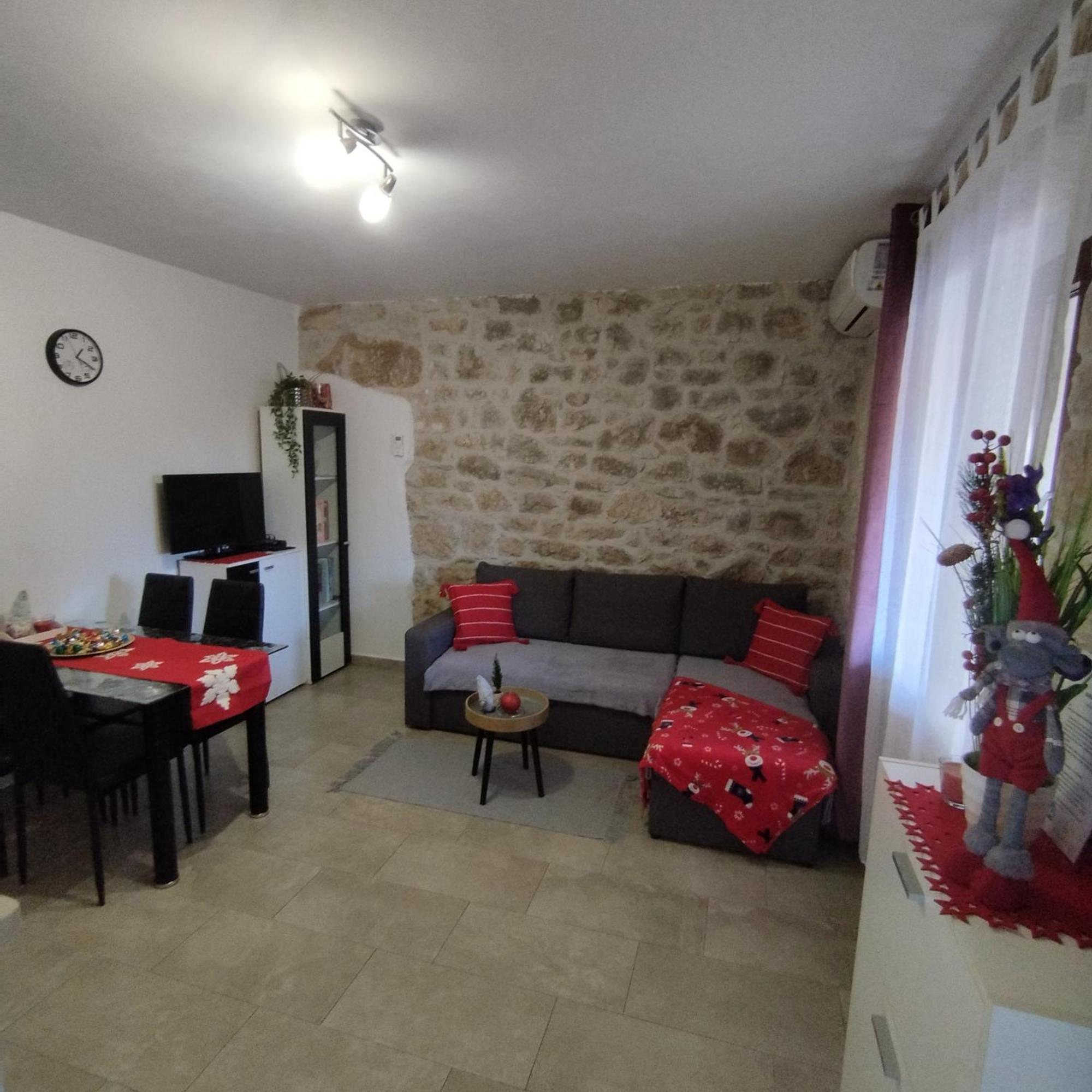 Apartmani Memic 100 M Do Plaze, Apartments Memic Only 100M From Beach Porec Exterior photo